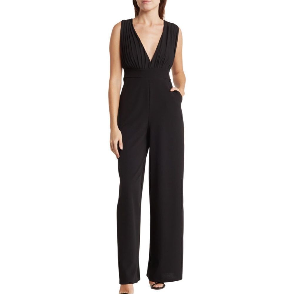 Love x Design Aster Deep V Neck Jumpsuit Size Medium